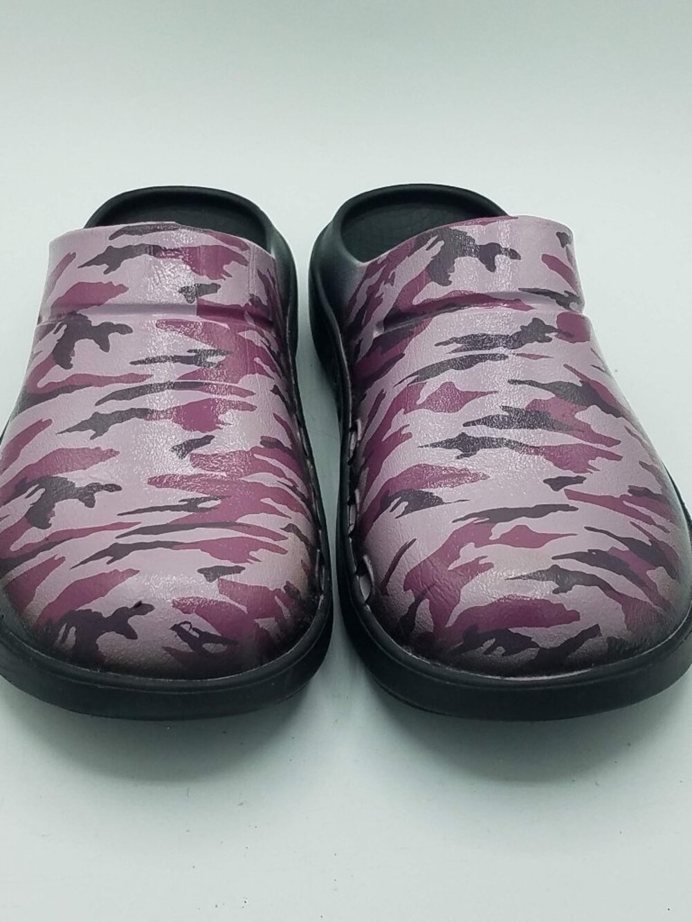 Oofos OOcloog Limited Edition Clog Purple Camo Mens 7 Womens 9 EU 40